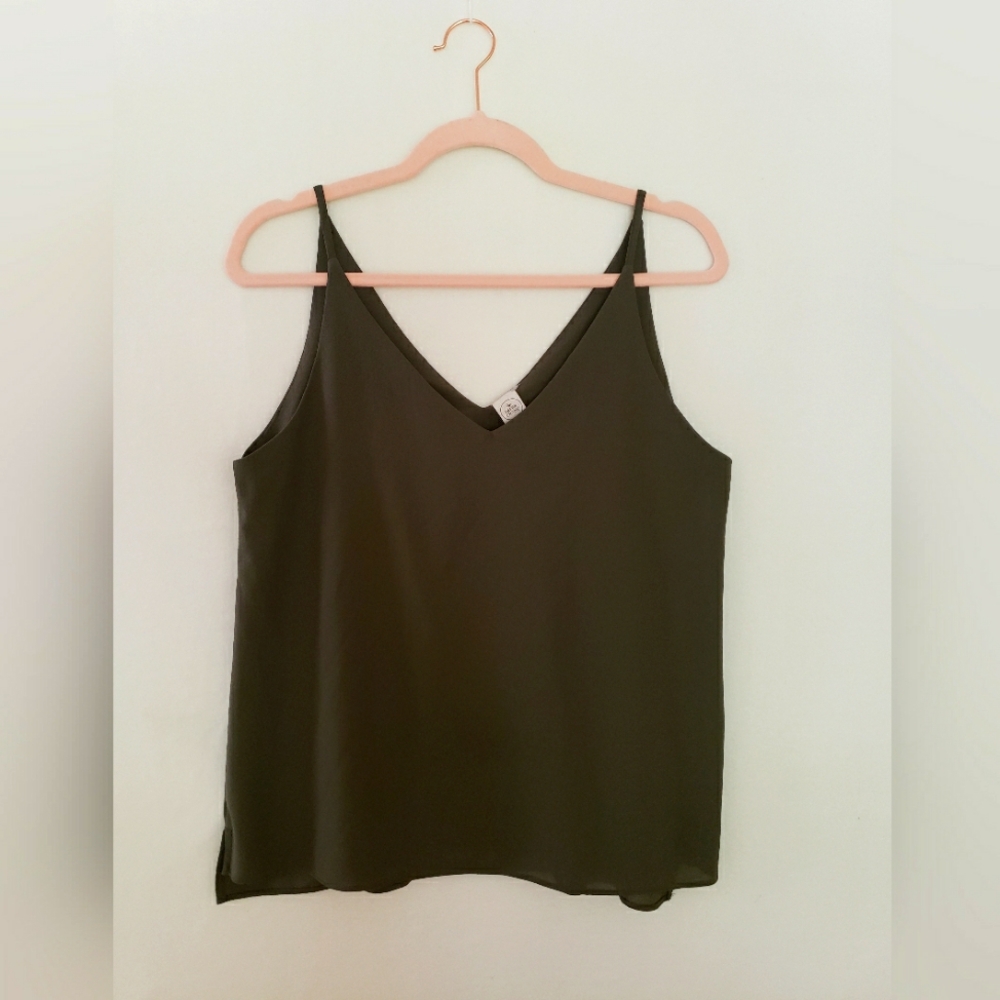 Paper Crane Gauzy Lightweight Spaghetti Strap V Neck Tank Blouse